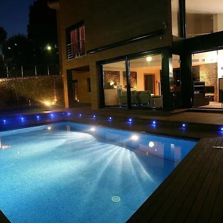 Chalet En La Urbanizacion Mirador De * Salou